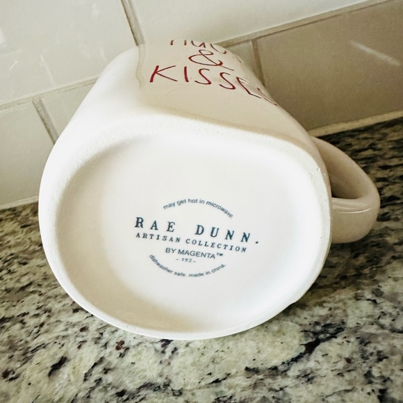 ♦️SOLD♦️Rae Dunn Valentine's Day Hugs & Kisses Mug - Picture 3 of 3